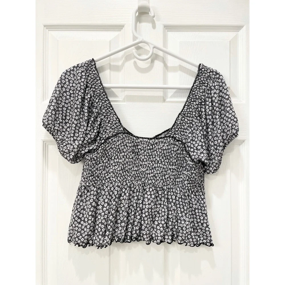 Urban Outfitters Floral Top - Picture 2 of 13